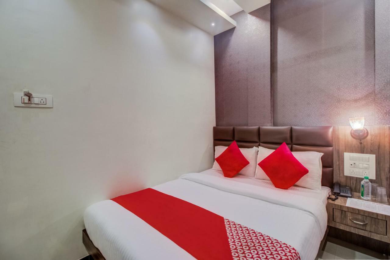 Oyo 42009 Hotel A One Suite Mumbai Exterior photo